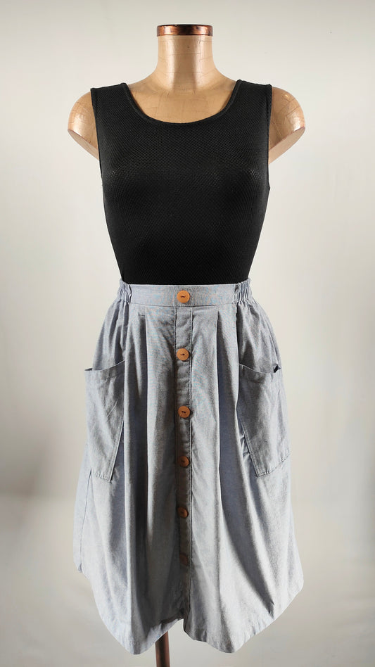 Falda de algodón azul con detalle de botones