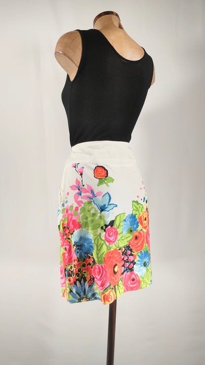 Falda con bolsillos con estampafo floral Cortefiel