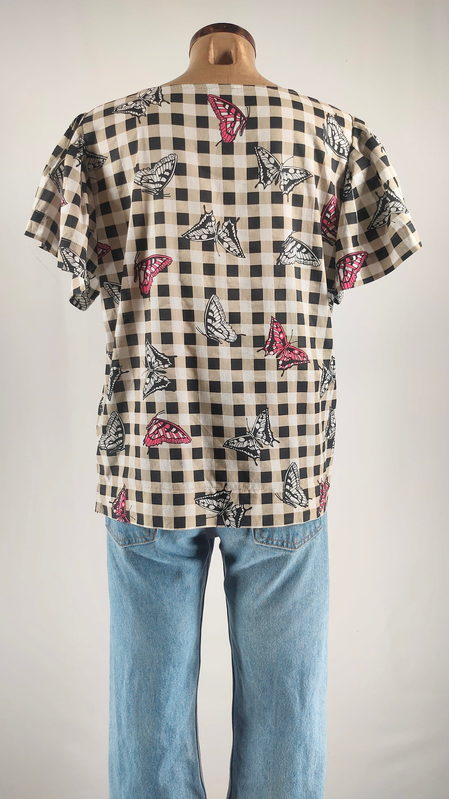 Blusa con estampado mariposas