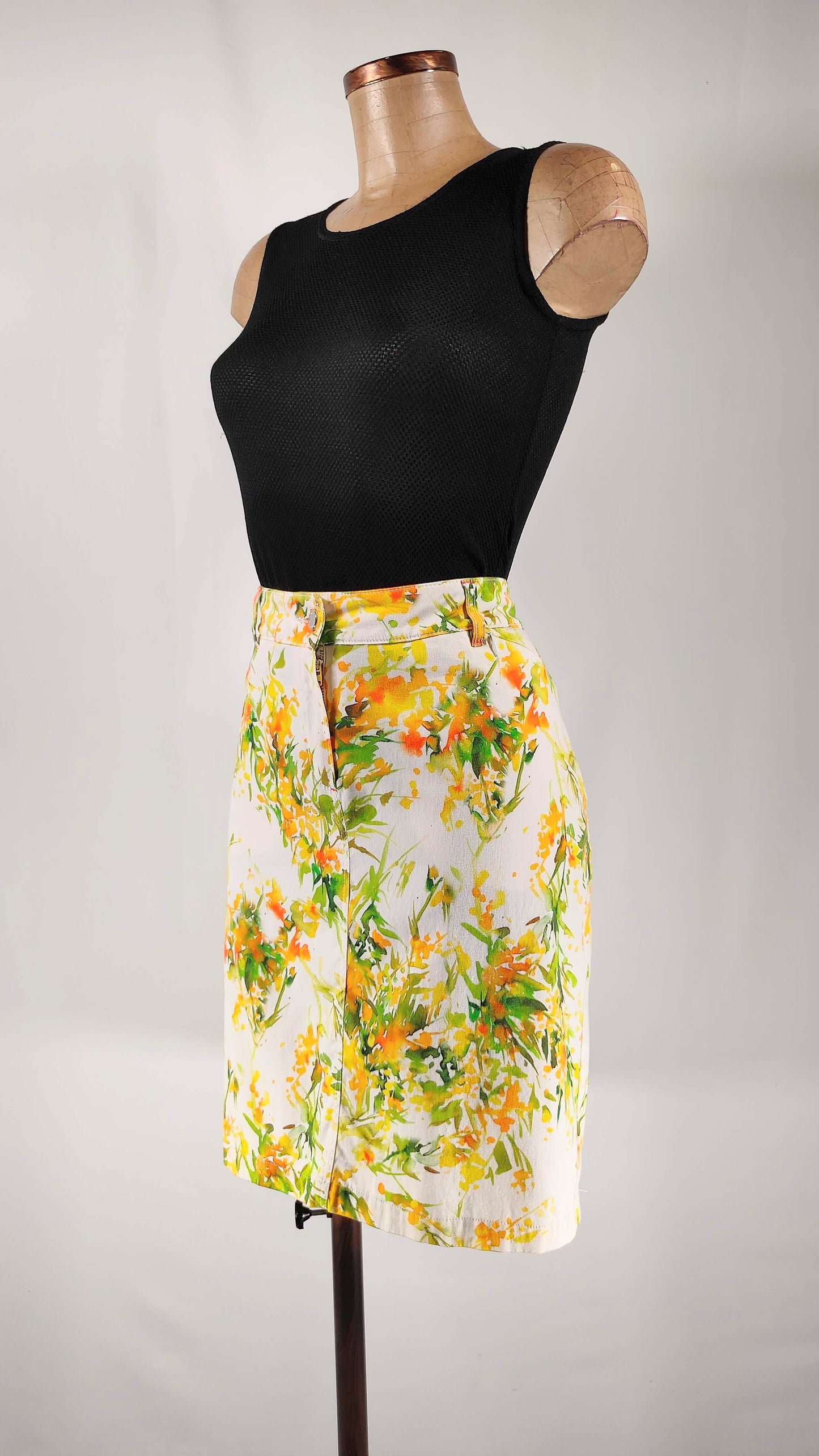 Falda elástica con estampado floral